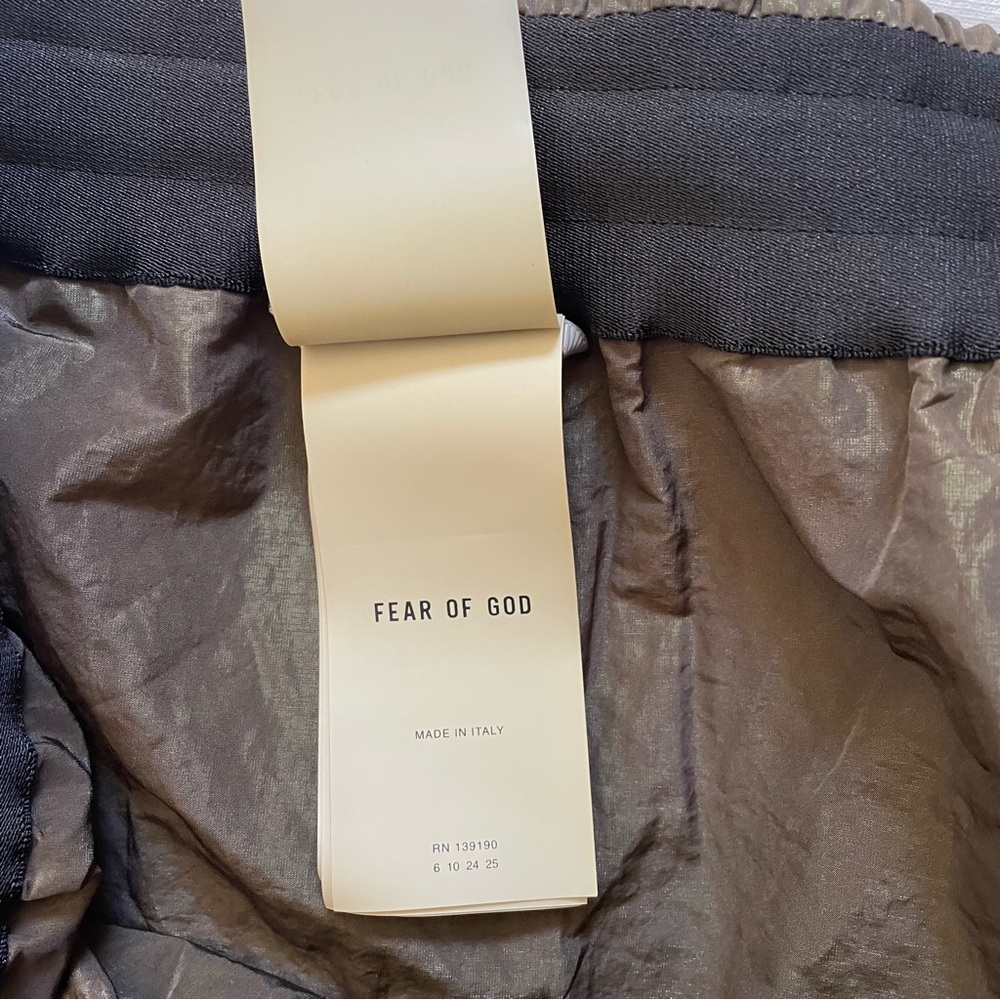 NWOT Fear of God Wrinkled Polyester Running Short Brown Pockets Unisex Large - Picture 9 of 11
